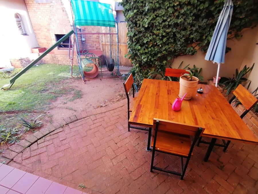 5 Bedroom Property for Sale in Fichardt Park Free State